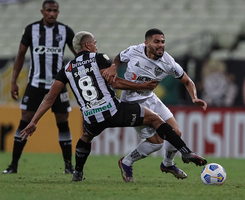 Espora 13 - Atlético - Galo - Atlético-MG - Com direito a falhas do goleiro Everson, Galo é derrotado pelo Ceará no Castelão