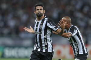 Espora 13 - Atlético - Galo - Atlético-MG - Galo goleia o Corinthians, e dá mais um passo rumo ao título do Brasileirão